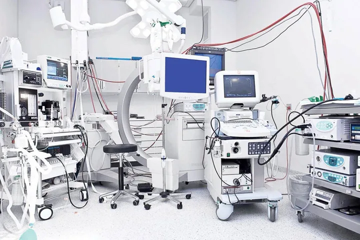 Thủ tục nhập khẩu thiết bị y tế từ Trung Quốc về Việt Nam (Cập nhật 2025)
